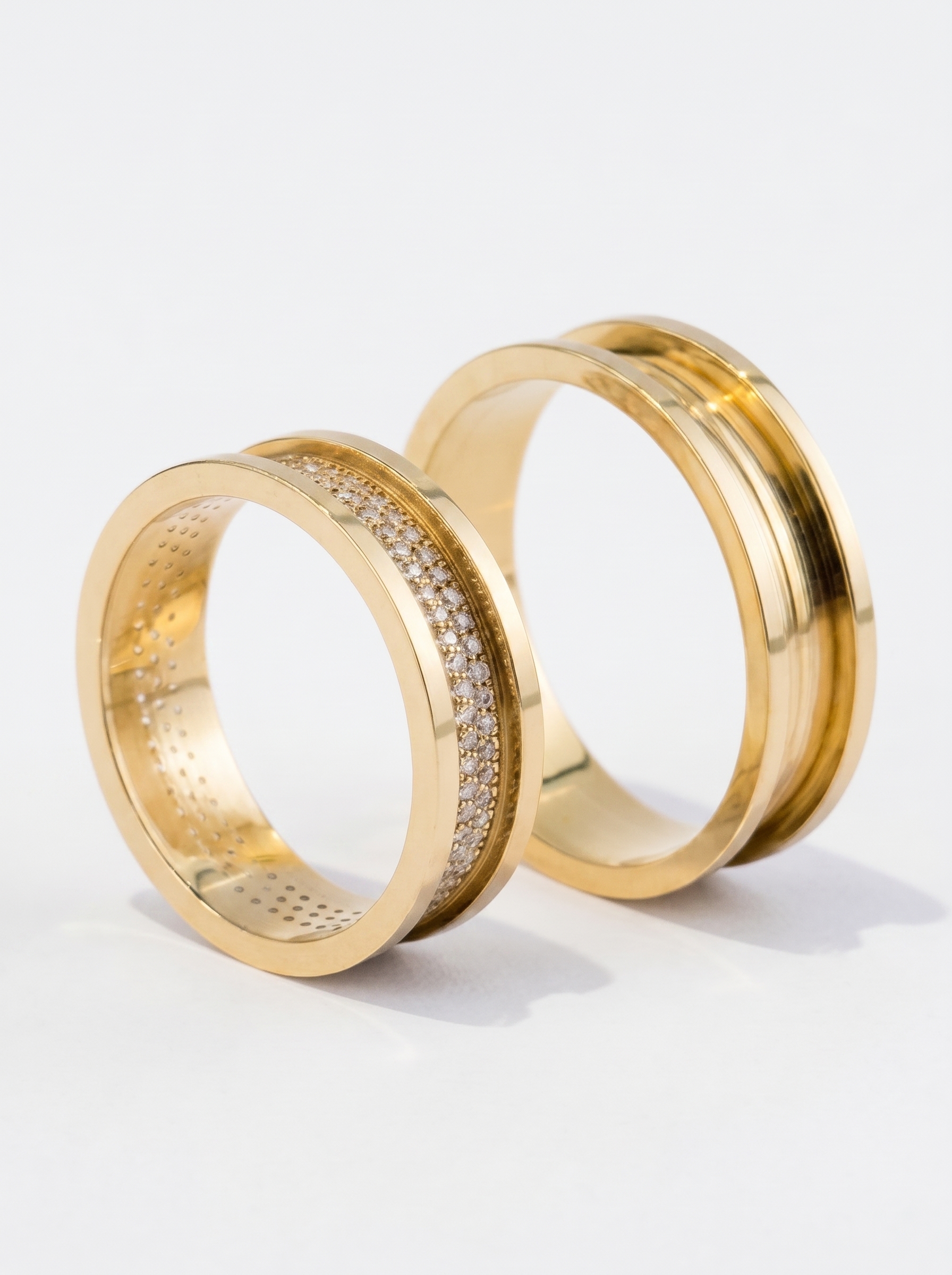 Alianças de casamento em Ouro 18k - Modelo Centelha - Cód. 1021
