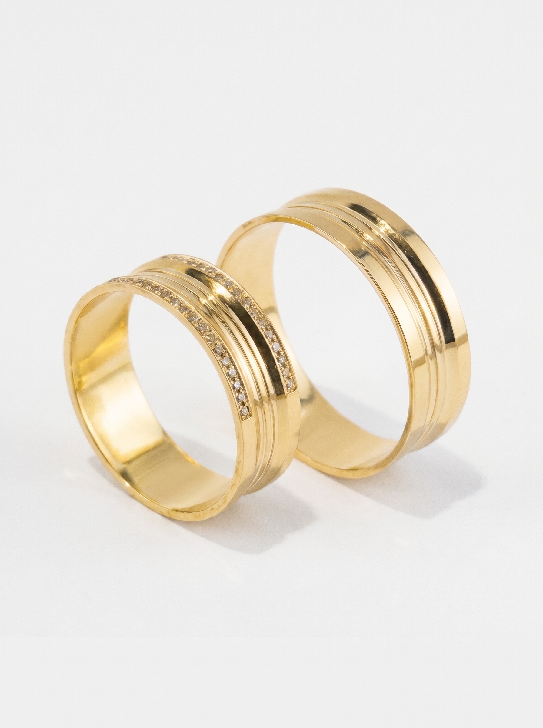 Alianças em Ouro 18k - Modelo Eternidade 6 Milímetros - Cód. 1043